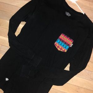 Serengetee unisex patterned pocket tee sz M